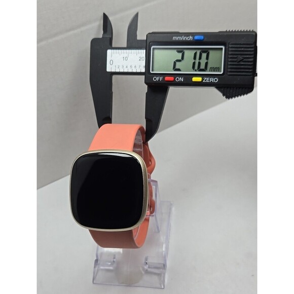 Fitbit Versa 3 FB511 Smartwatch GPS Heart Rate SpO2 Activity Tracker No Charger - Picture 5 of 10